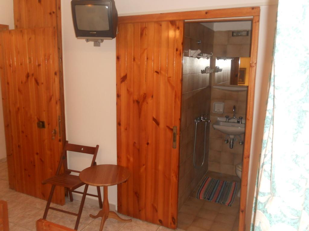 Assimakis Hotel Finikounta Habitación foto